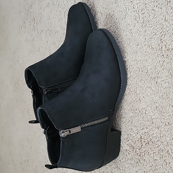 NWOT Carlos Santana black booties - Picture 5 of 6